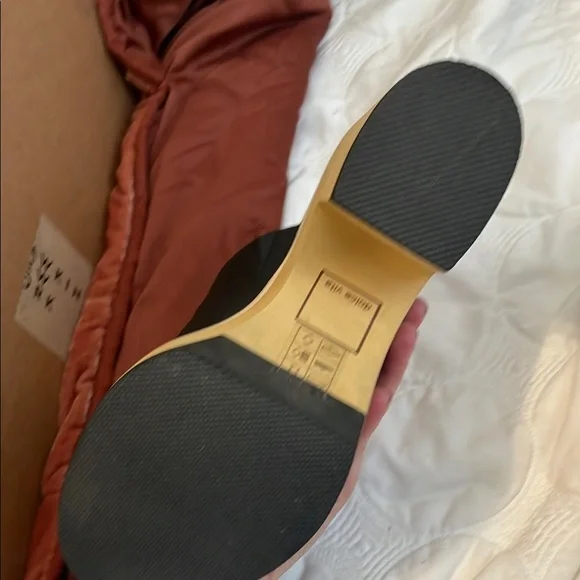 Dolce Vita Black Leather Platform Sandals - Picture 4 of 10